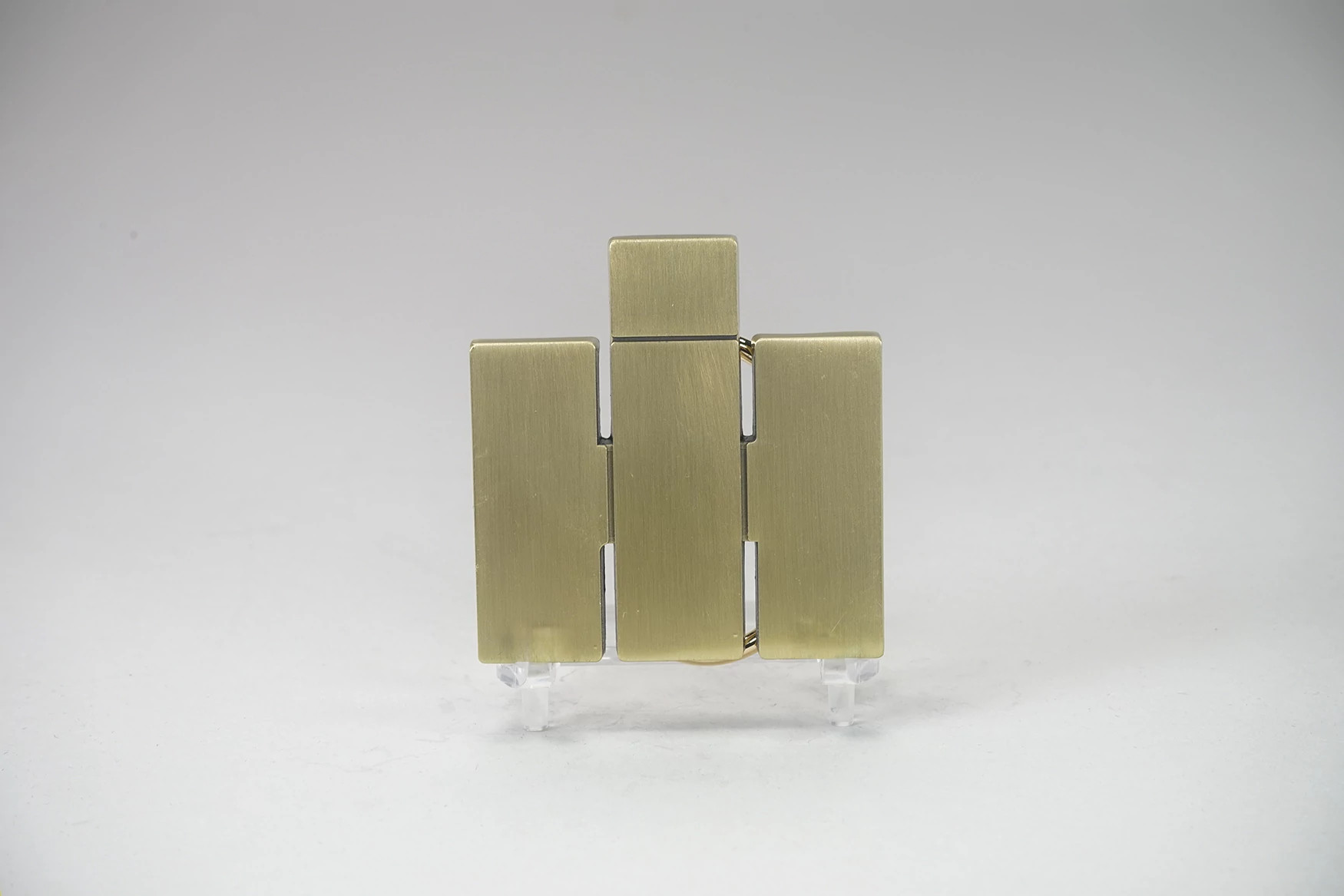 IH Logo Belt Buckle | CASECE | CA | EN