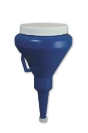 1.25-Quart Polyethylene Capped Funnel | NEWHOLLANDAG | US | EN