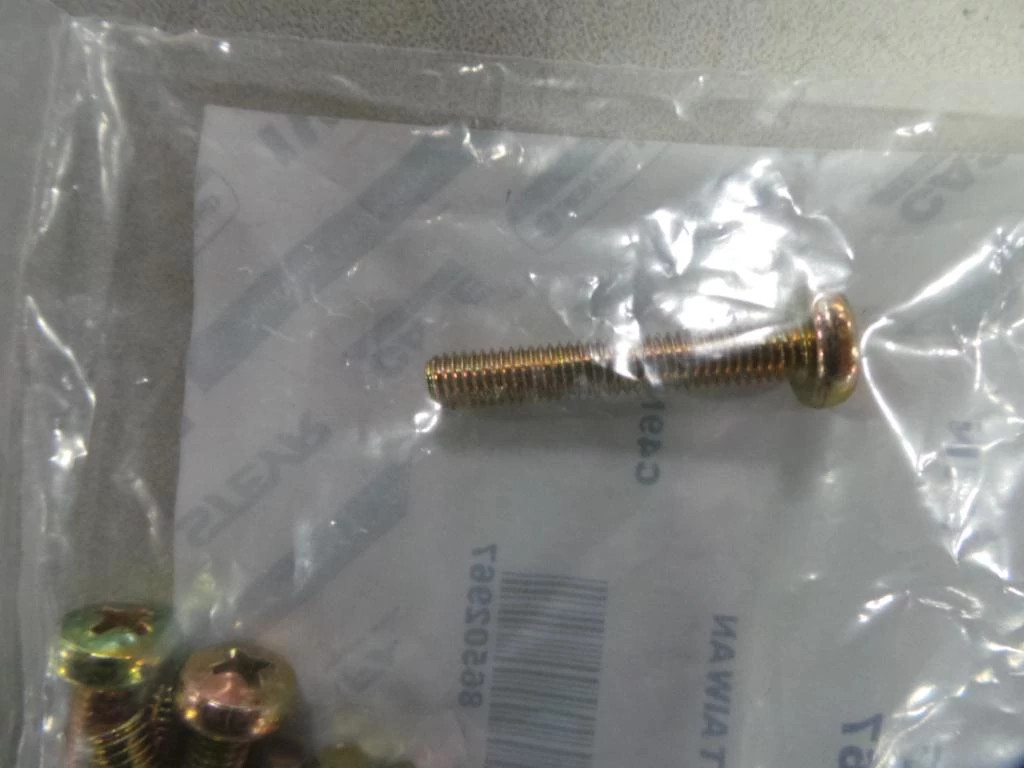 SCREW | CASEIH | US | EN