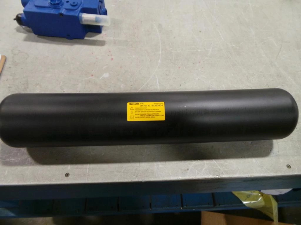 Ride Control Accumulator - 3.8L | CASEIH | US | EN