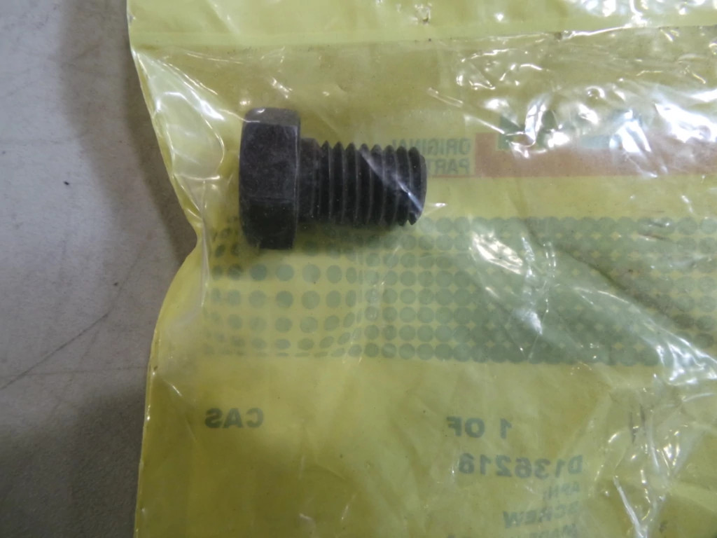 SCREW | NEWHOLLANDCE | CA | EN