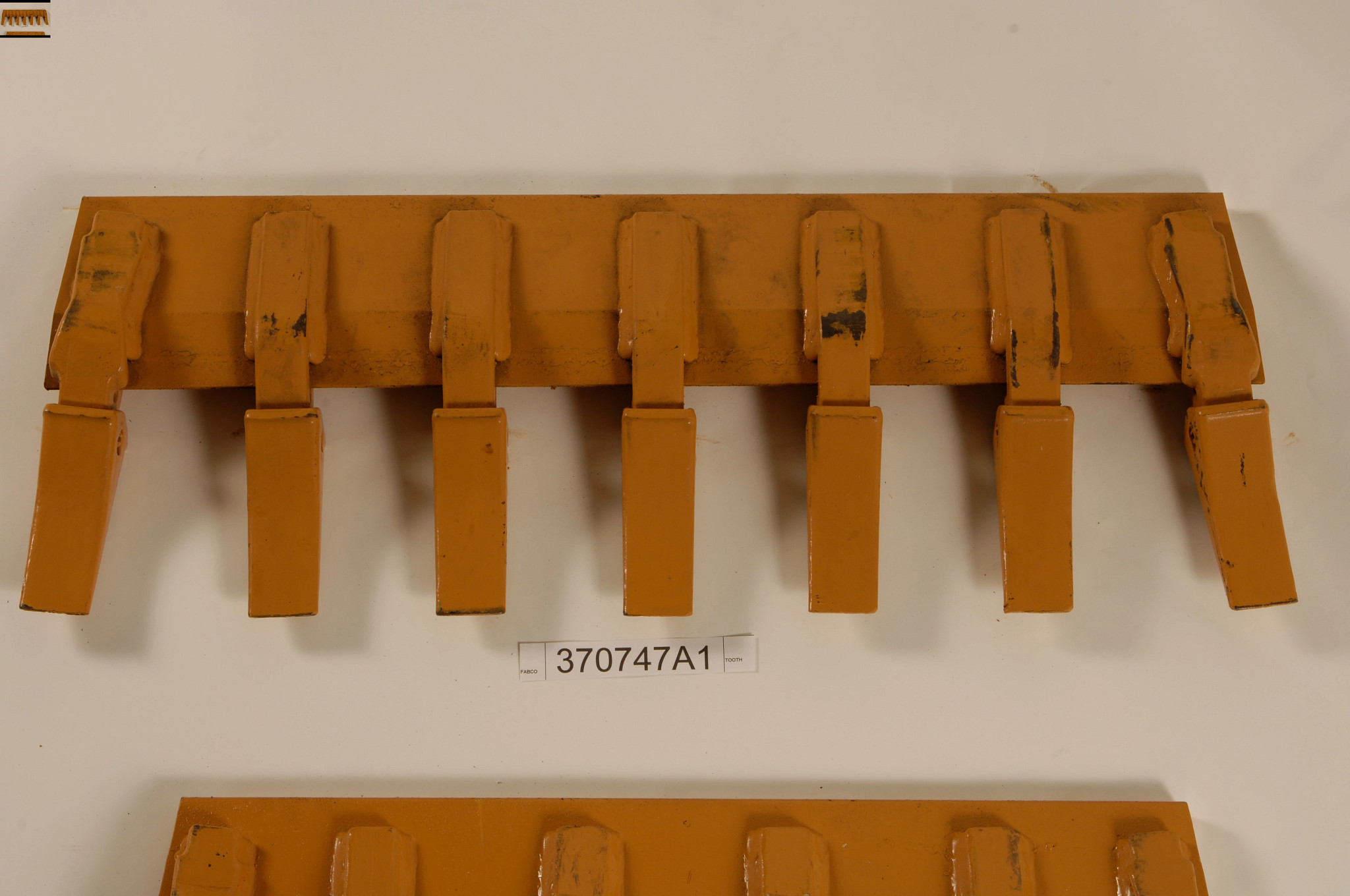 Bucket Cutting Edge Assembly with Teeth | CASECE | US | EN