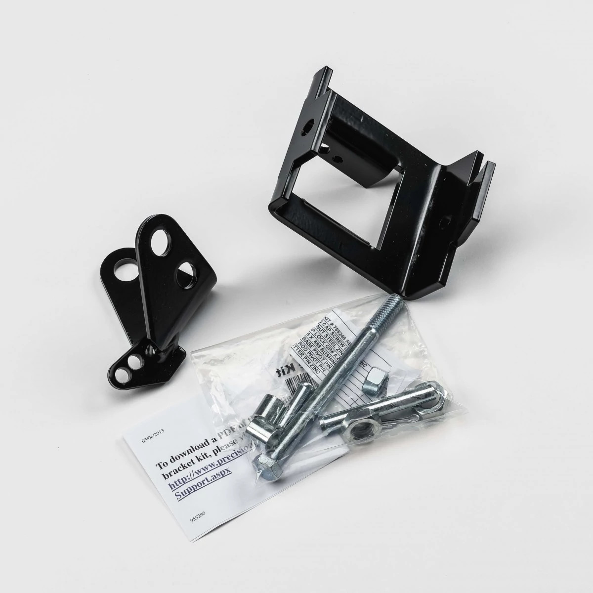 CleanSweep Cylinder Mounting Kit with Brackets and Hardware | CASEIH | US | EN