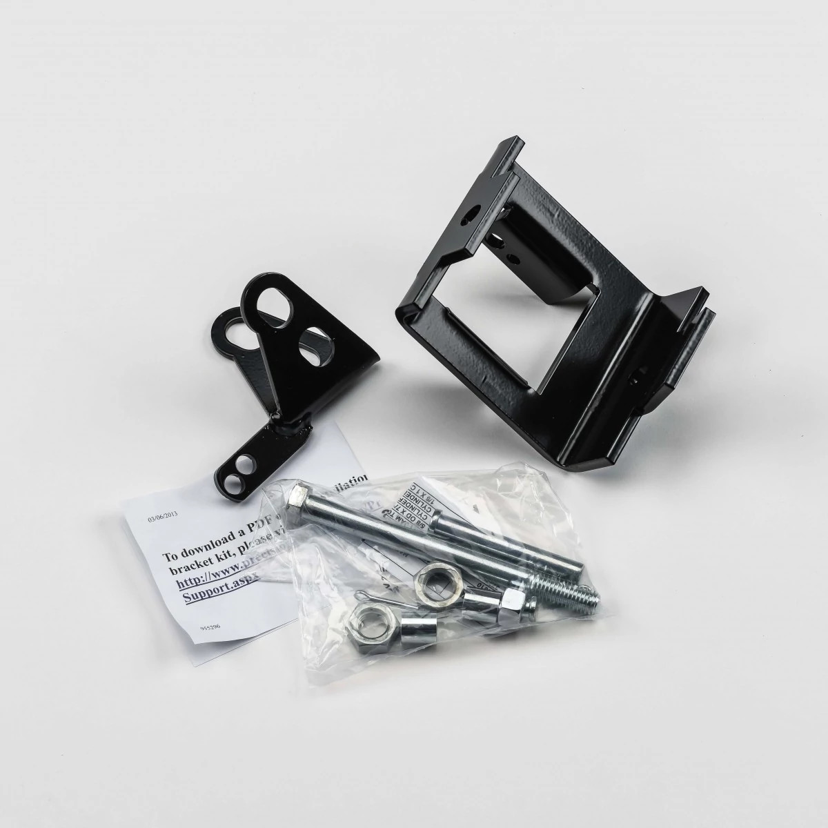 CleanSweep Cylinder Mounting Kit with Brackets and Hardware | CASEIH | US | EN